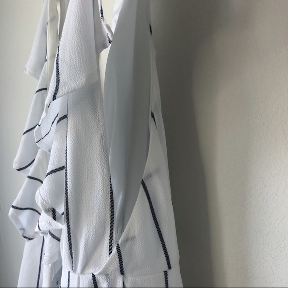 NWT LF White Romper with Gray Stripes - Picture 6 of 6